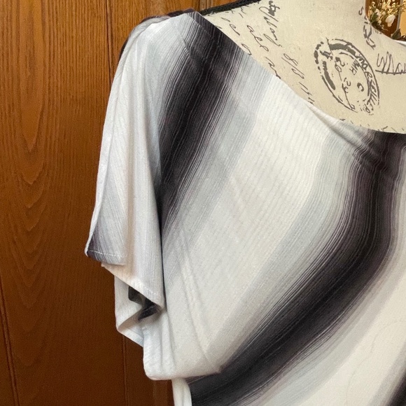 WHBM knit top NWOT - Picture 3 of 5